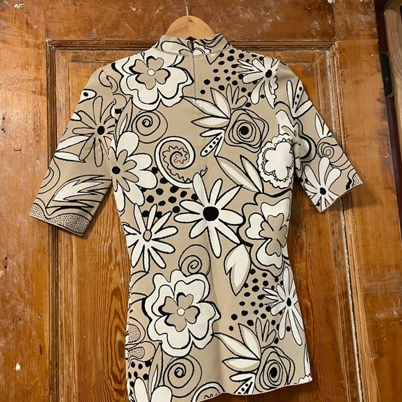 Kwaidan Editions Beige Floral Jacquard Sweater (size 38) - Picture 2 of 8